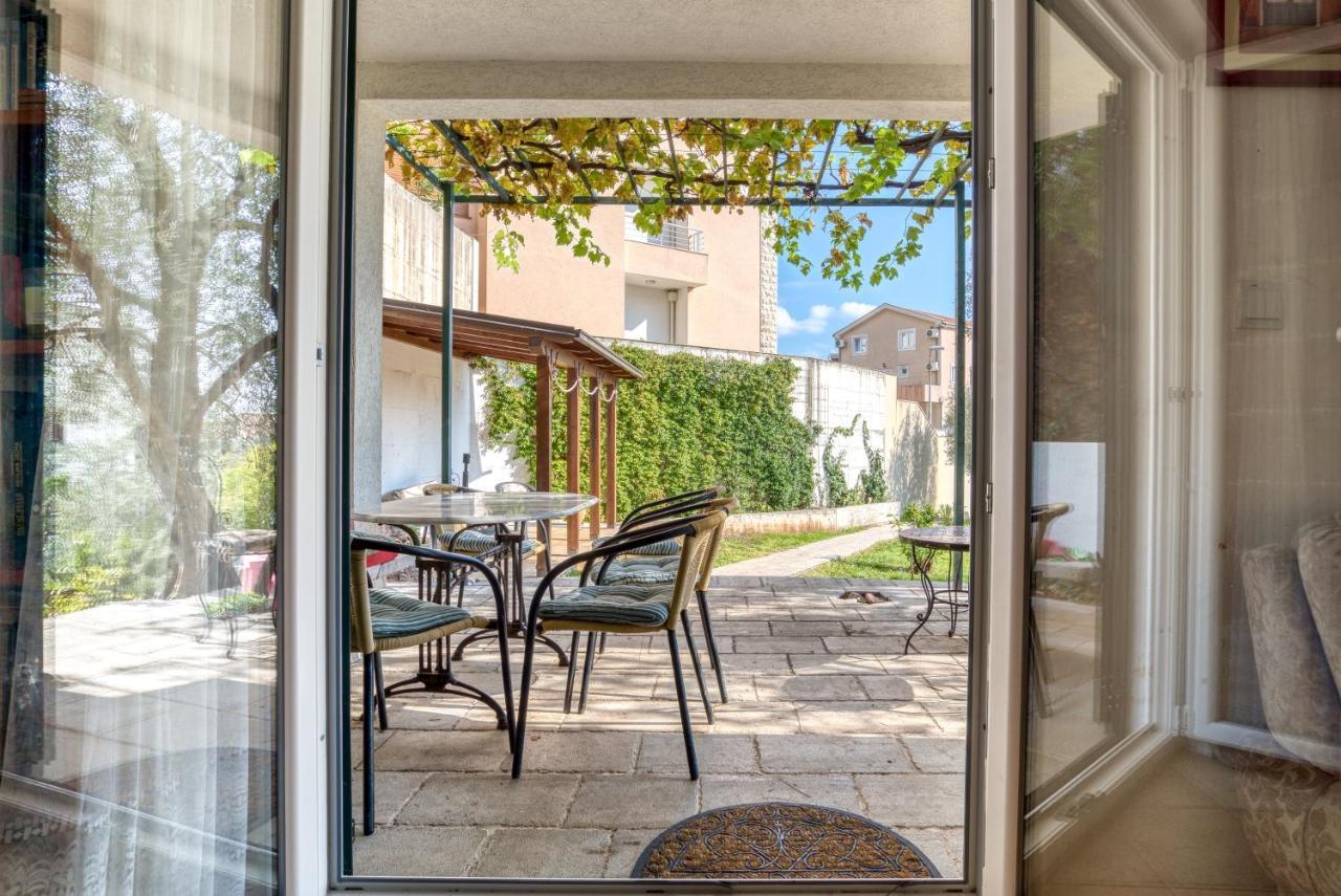 Apartmani Olga Petrovac na moru Exterior foto