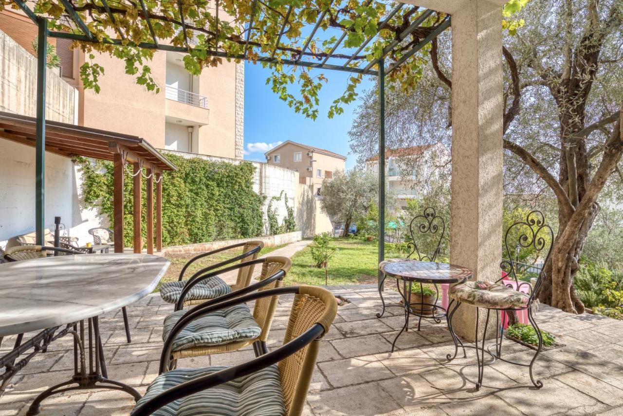 Apartmani Olga Petrovac na moru Exterior foto
