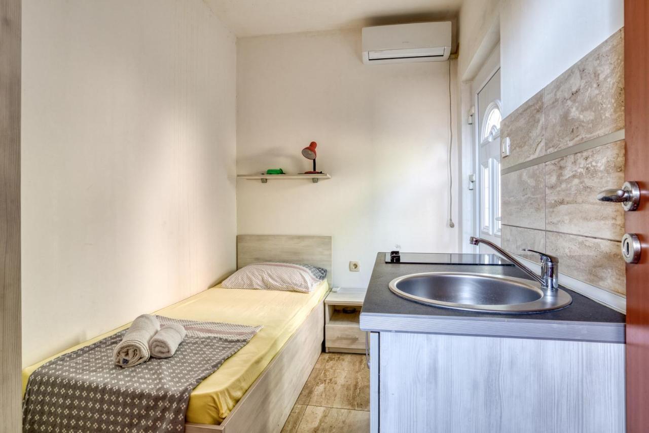 Apartmani Olga Petrovac na moru Exterior foto