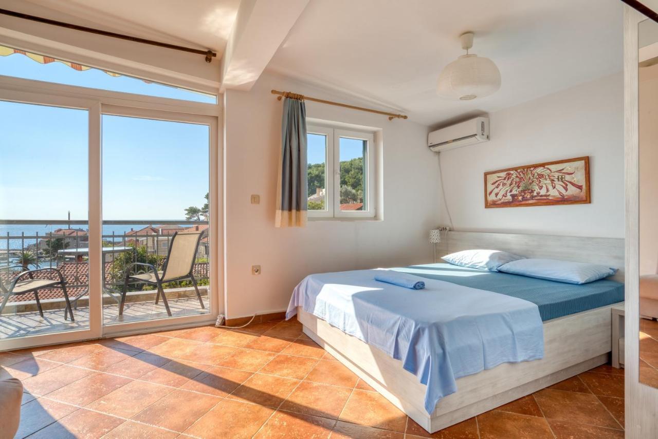 Apartmani Olga Petrovac na moru Exterior foto