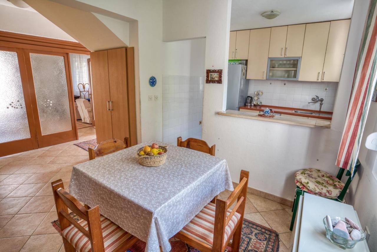 Apartmani Olga Petrovac na moru Exterior foto