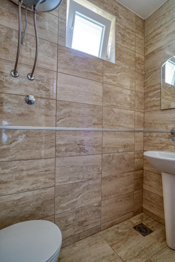 Apartmani Olga Petrovac na moru Exterior foto