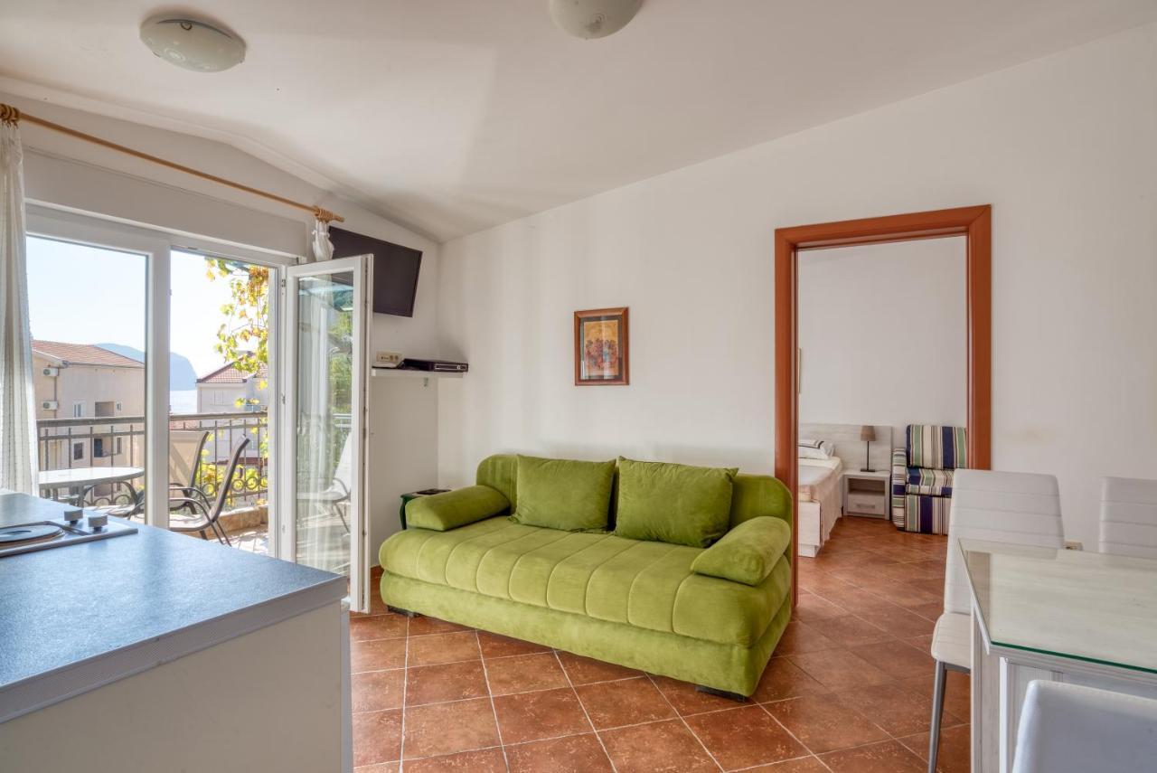 Apartmani Olga Petrovac na moru Exterior foto